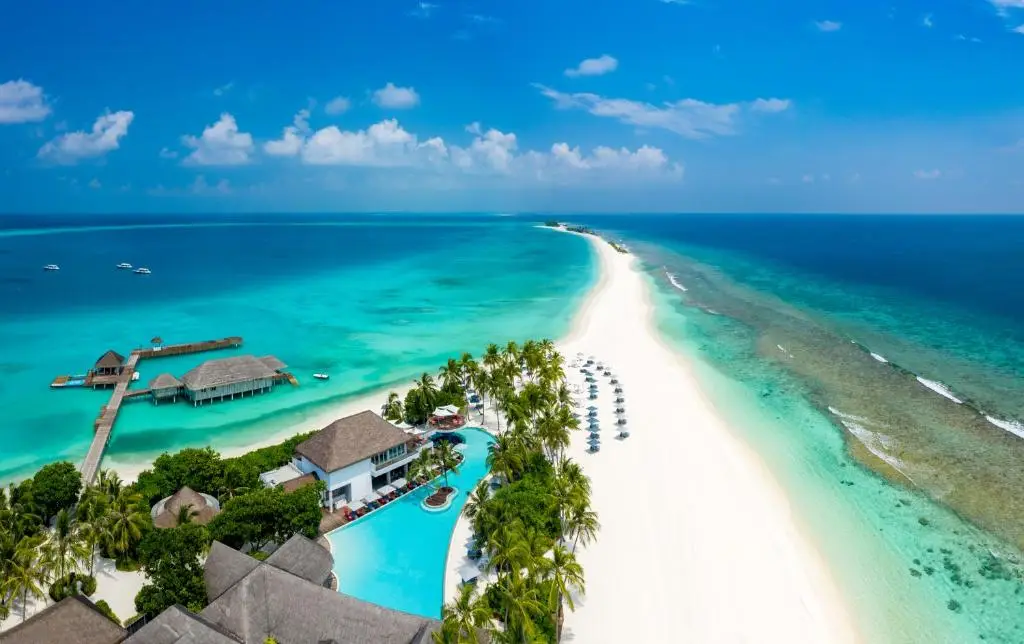Finolhu Baa Atoll Maldives with its white-sand beach, sandbank and turquoise lagoon.