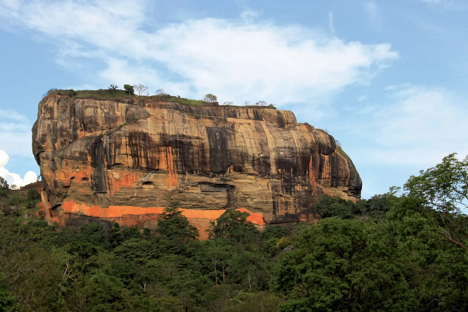 Sri Lanka: Culture, Tea Hills & Beaches — 7-Day Private Tour