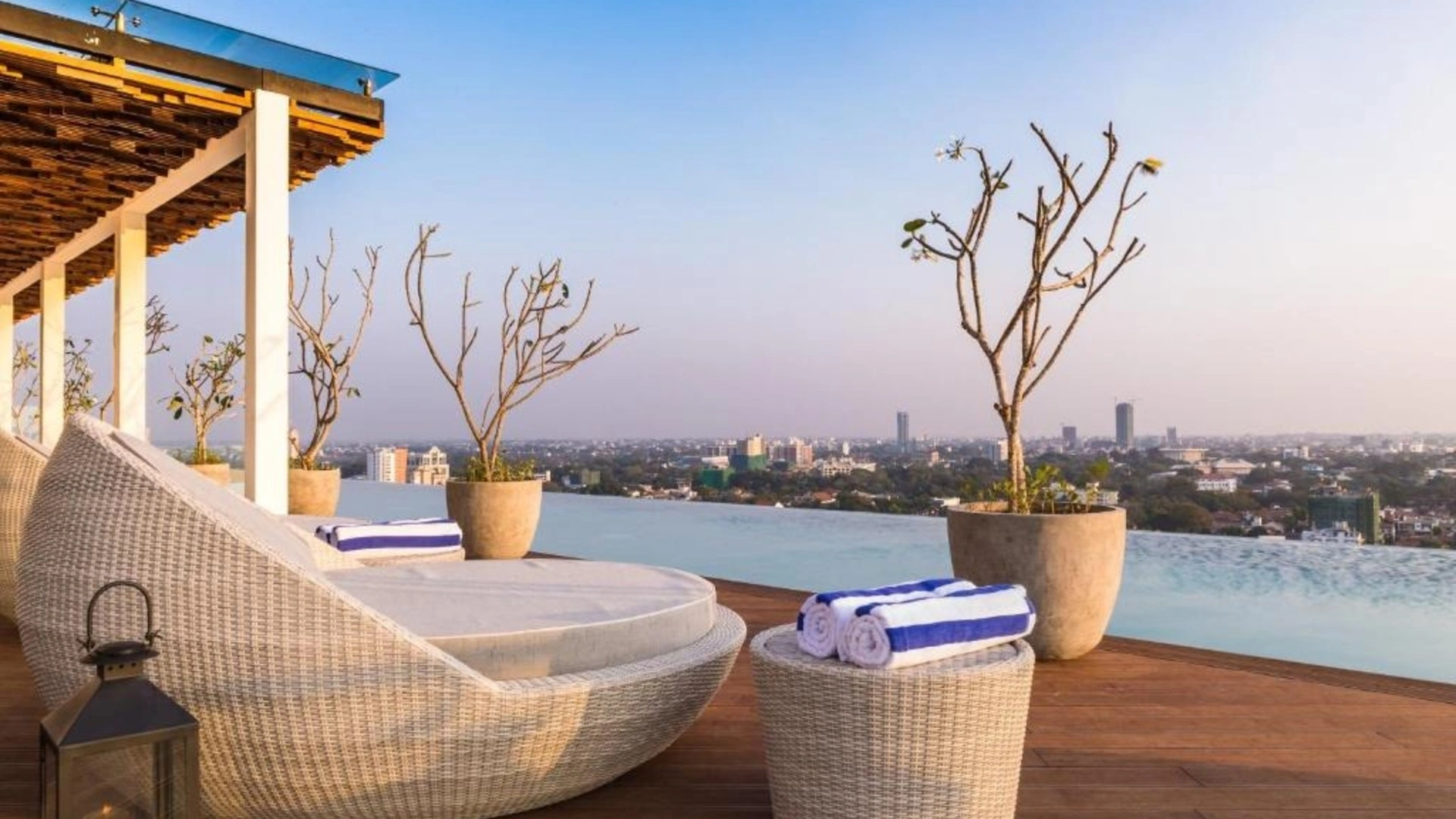 JETWING COLOMBO SEVEN