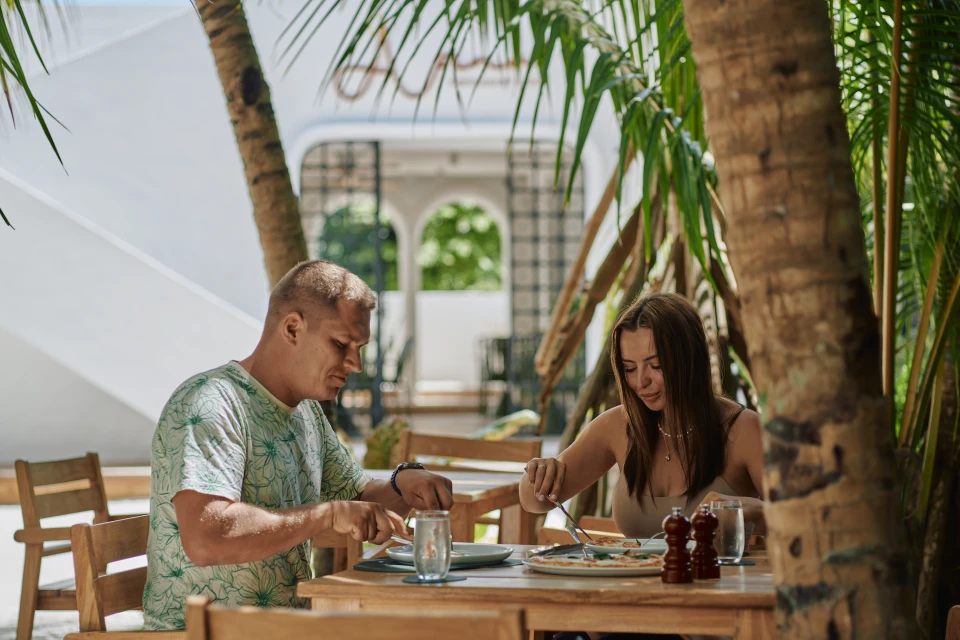 Aanu Restaurant