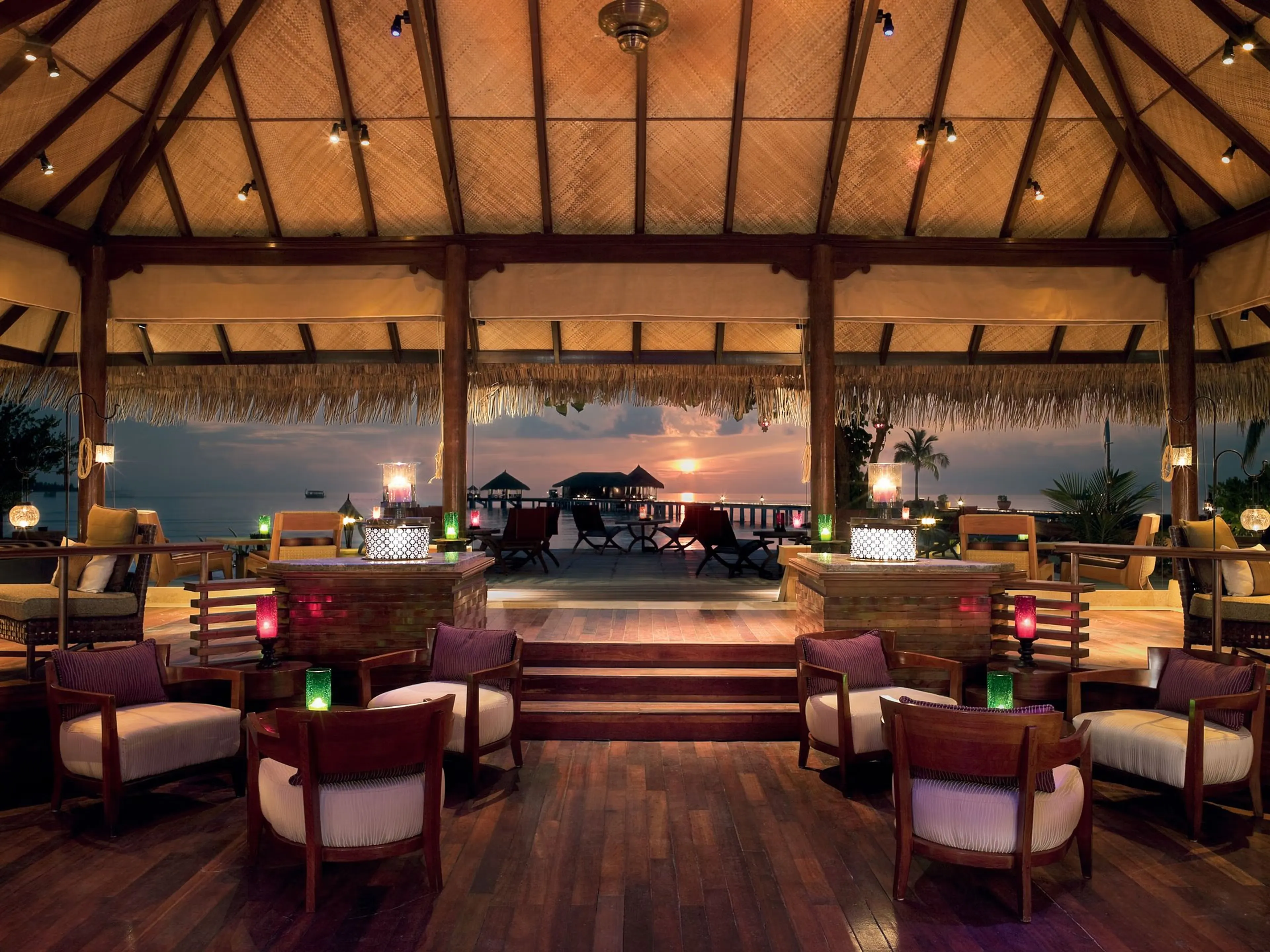 Equator Bar & Lounge