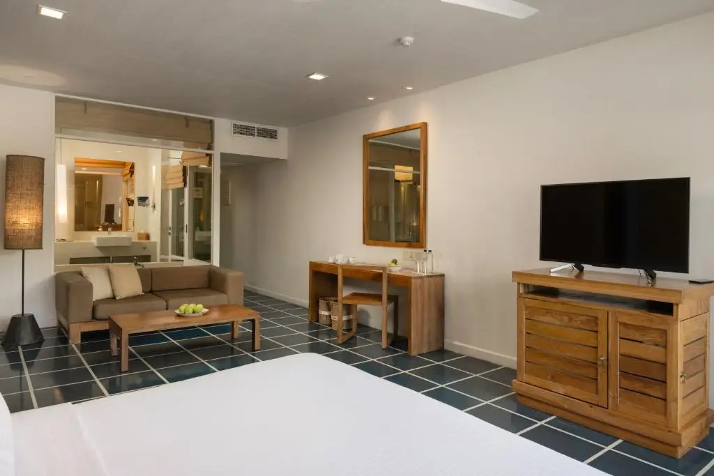 Jetwing Blue — Double Deluxe Room with Sea View