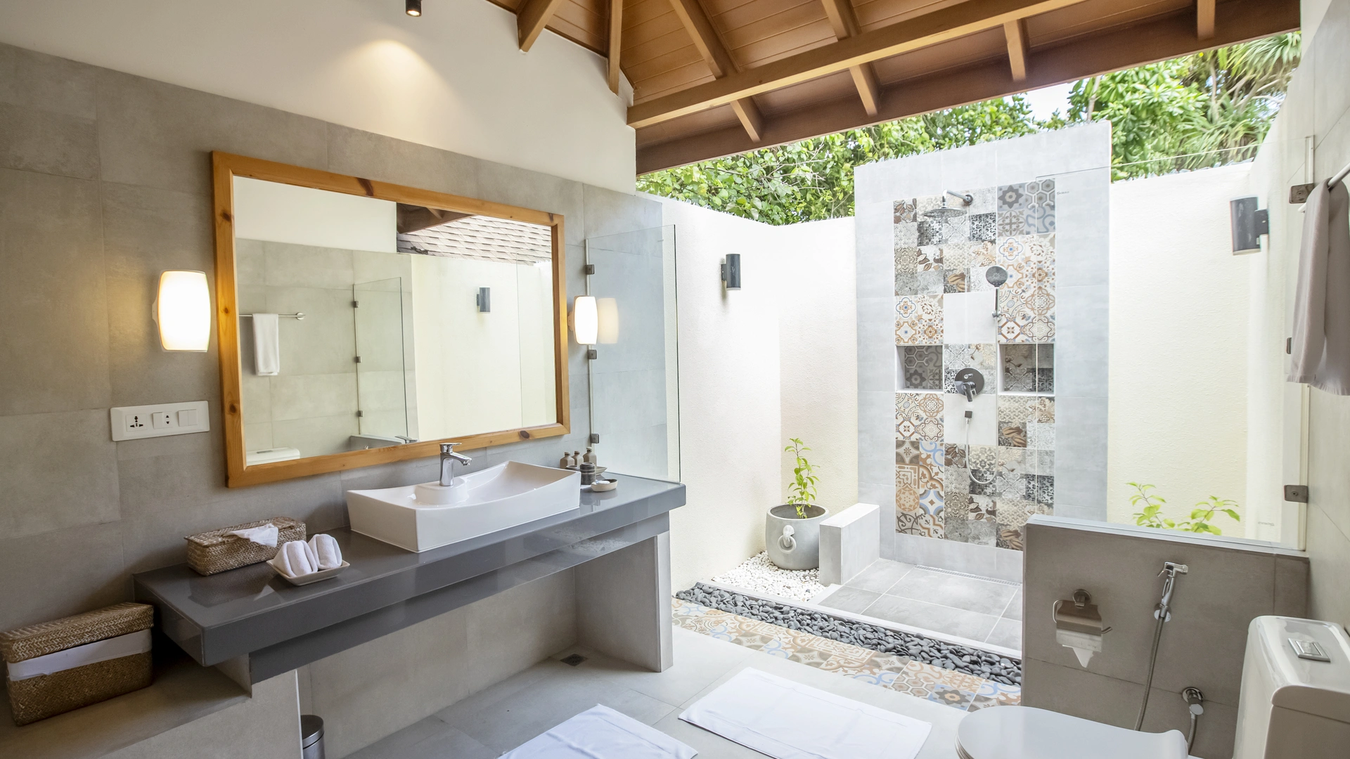 Reethi Faru Resort — Deluxe Beach Villa