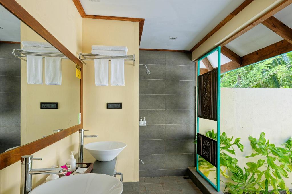 Canareef Resort Maldives — Sunset Villa