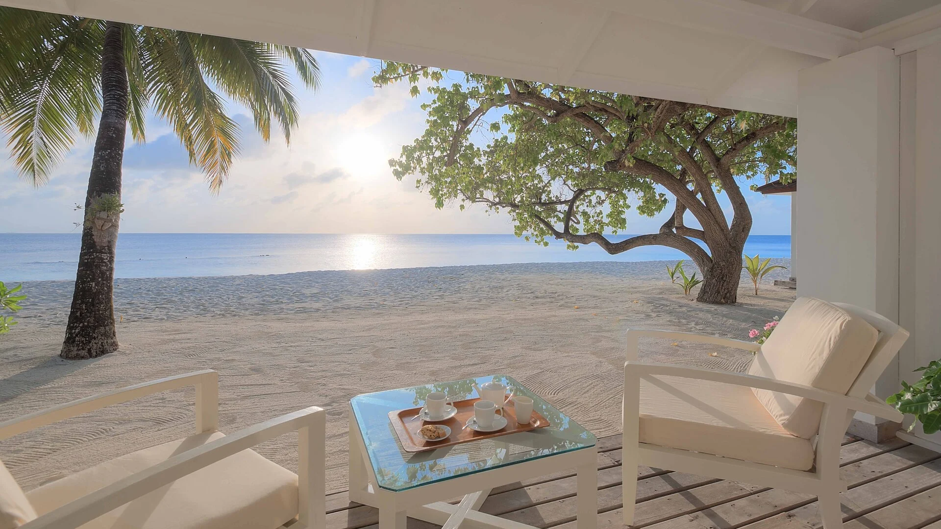 Diamonds Thudufushi Maldives Resort & Spa — Beach Front Villas