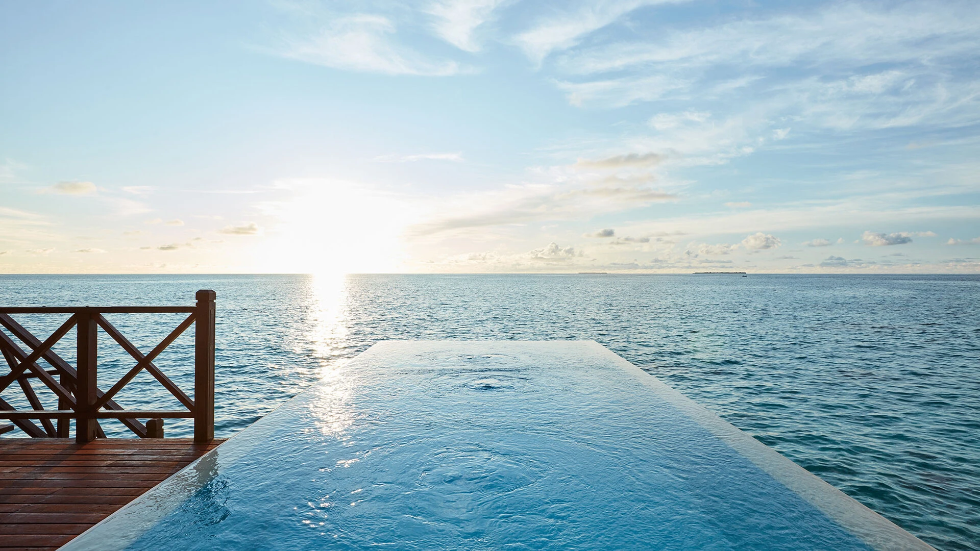 Sun Siyam Vilu Reef  — Grand water Villa with Pool