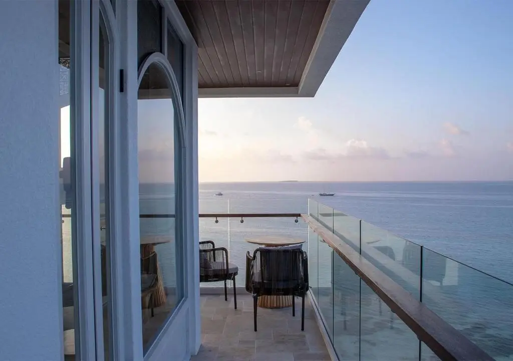 Stone Hotels Dhiffushi — Grand Sea View Room