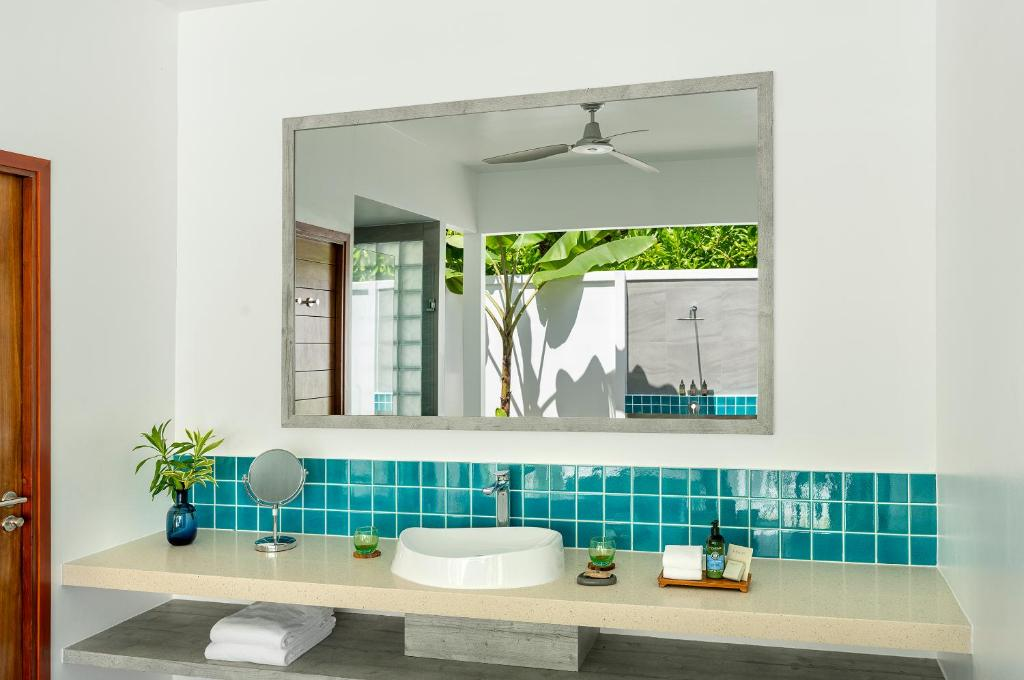 Niva Dhigali Maldives — photo 1