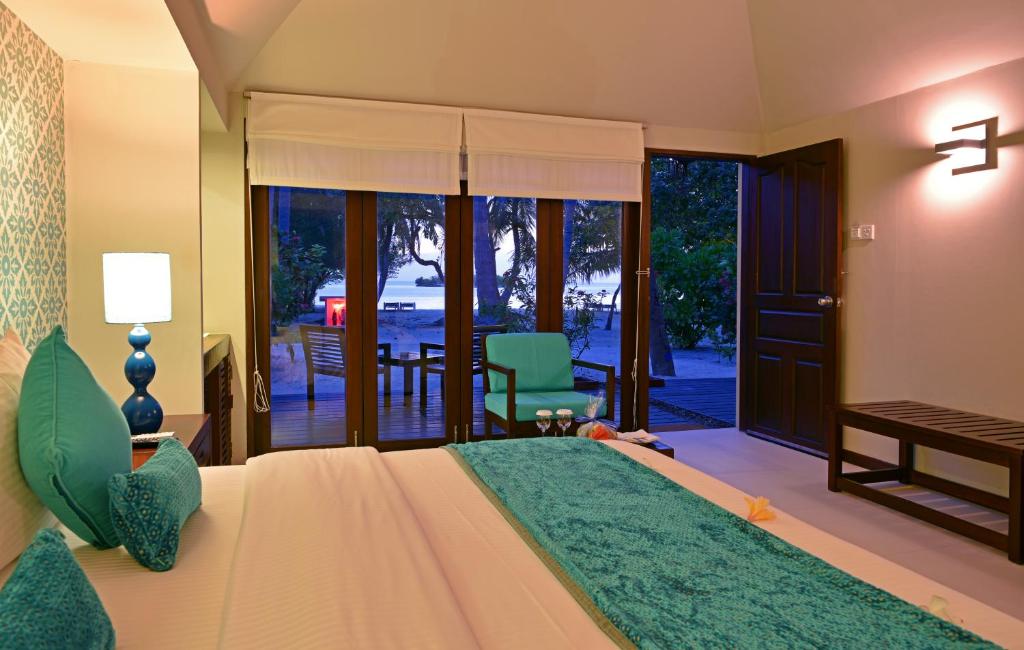 Adaaran Select Hudhuran Fushi — Deluxe Beach Villa