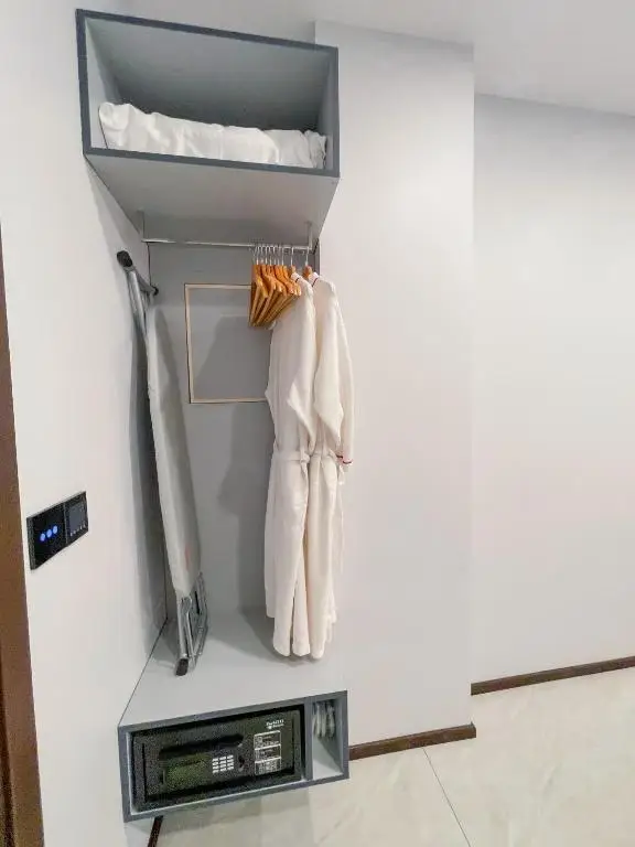 iCom Blue Sea View — Honeymoon Suite with Jacuzzi