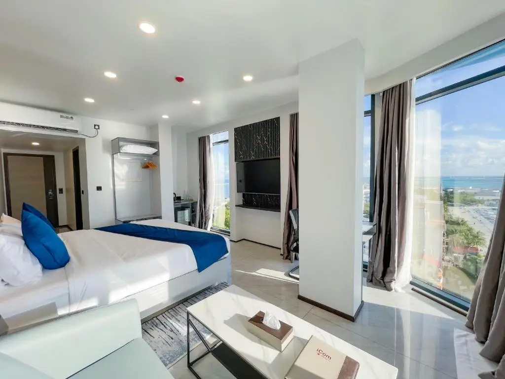 iCom Blue Sea View — Honeymoon Suite with Jacuzzi