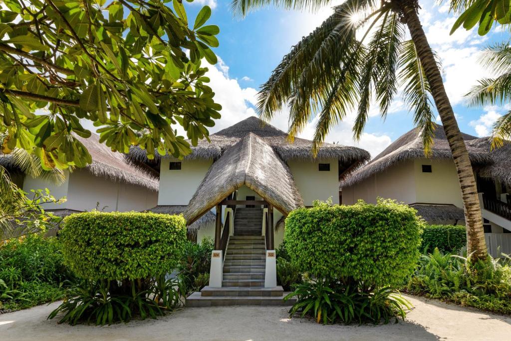 Sheraton Maldives Full Moon Resort & Spa — Deluxe Room