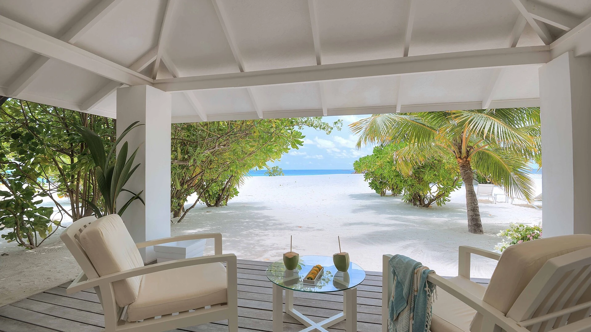 Diamonds Thudufushi Maldives Resort & Spa — Beach Suite
