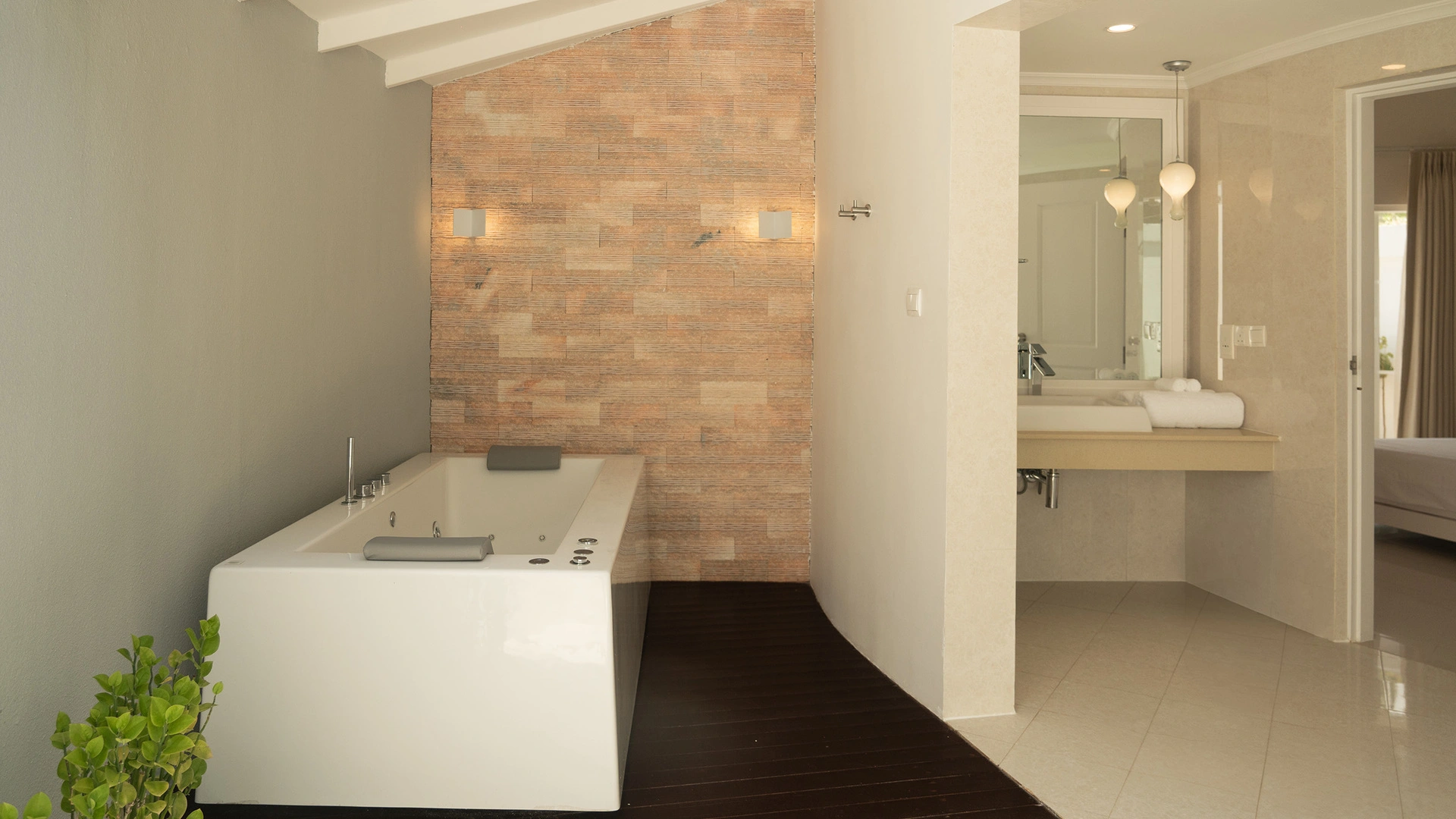 Sun Siyam Vilu Reef  — Pool Beach Villa