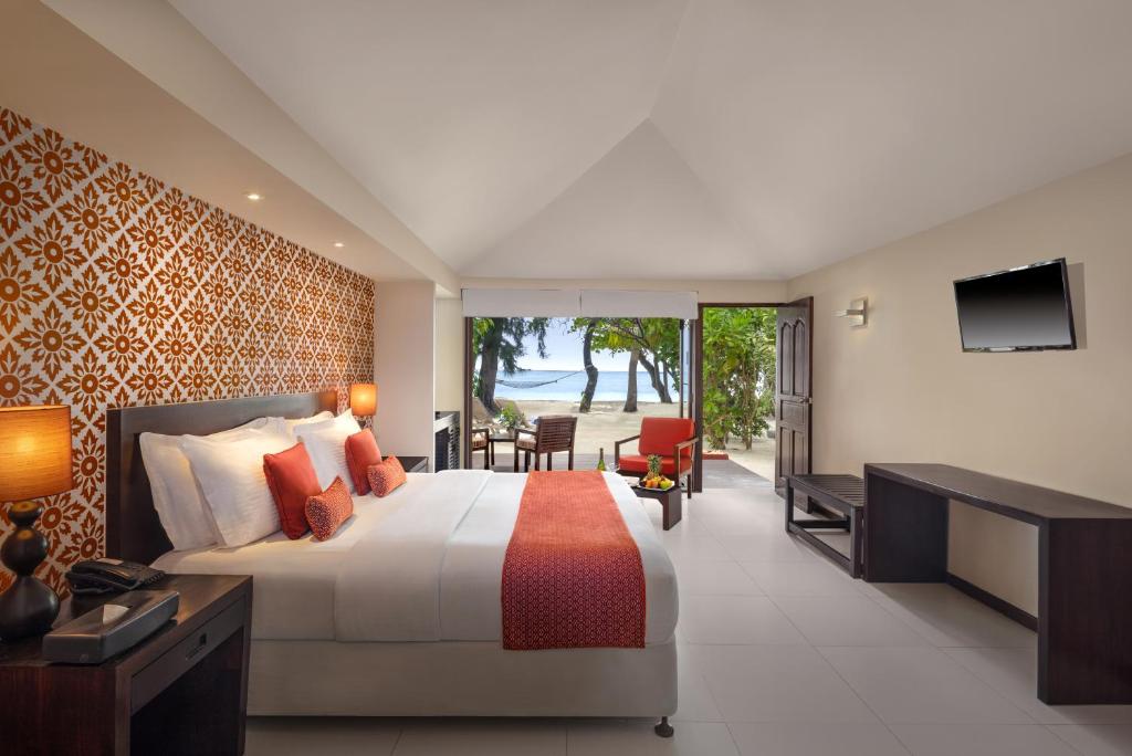 Adaaran Select Hudhuran Fushi — Beach Villa