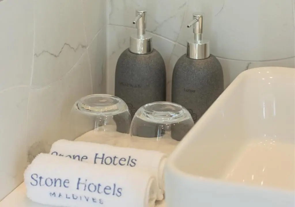 Stone Hotels Dhiffushi — Deluxe Infinity Sea View Room