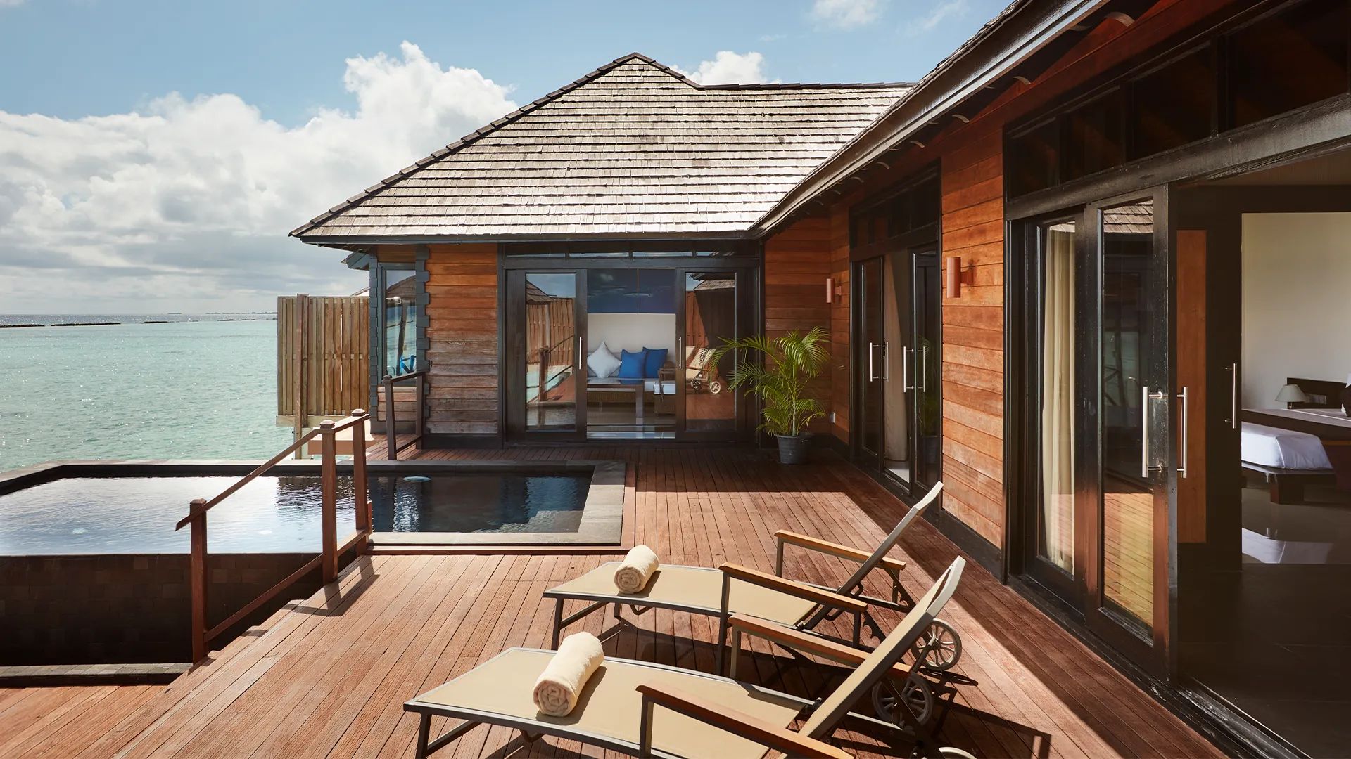 Sun Siyam Iru Fushi — Infinity Water Villa