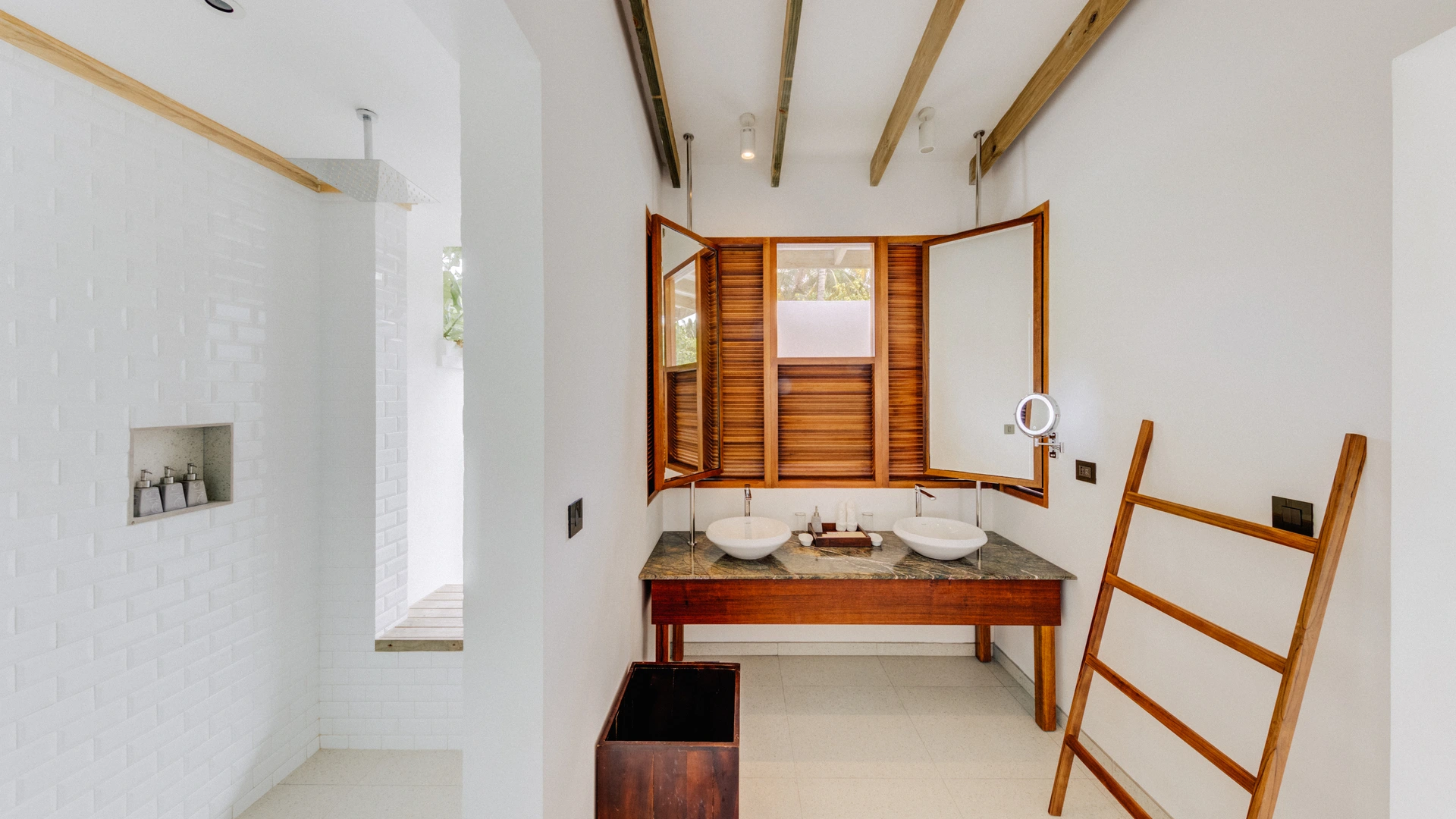 Cinnamon Hakuraa Huraa Maldives — Platinum Beach Bungalow
