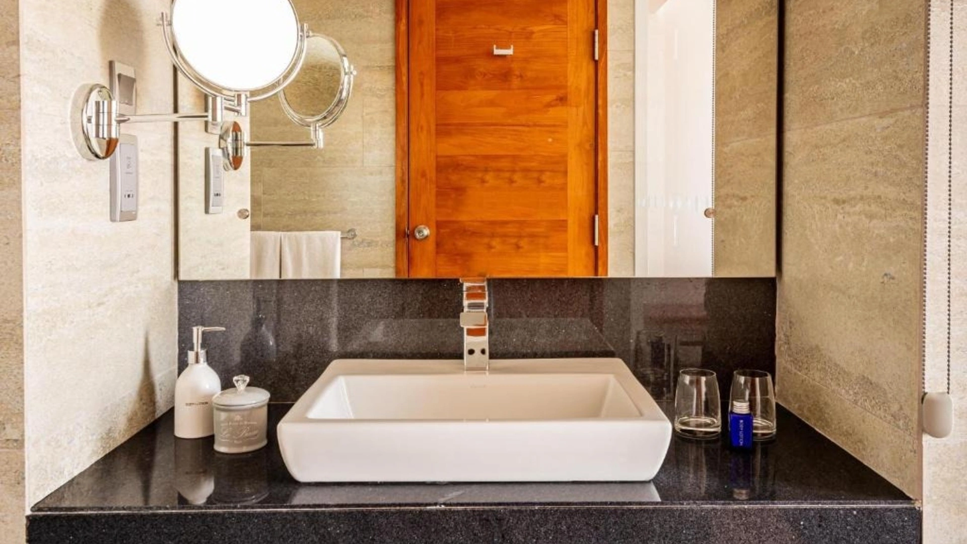 JETWING COLOMBO SEVEN — Deluxe Room