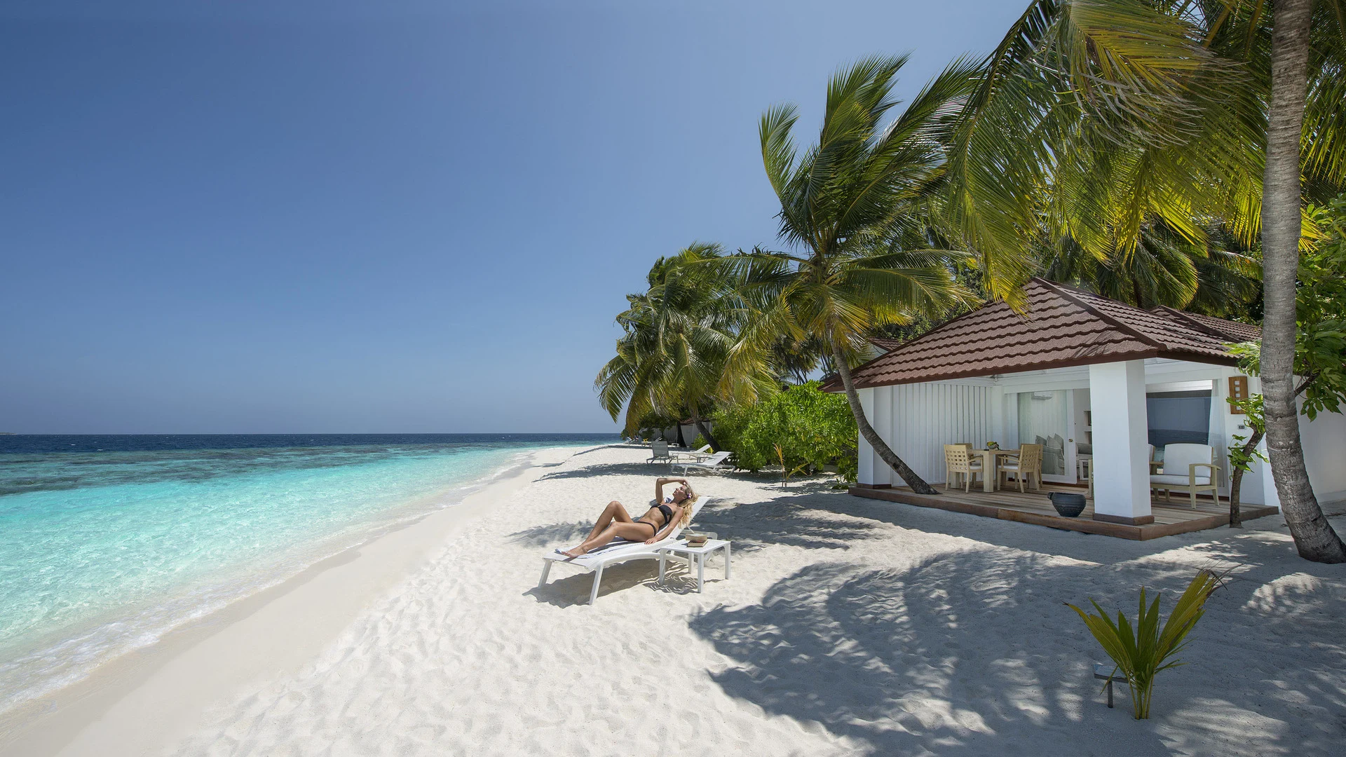 Diamonds Thudufushi Maldives Resort & Spa — Sand bank Junior Suite