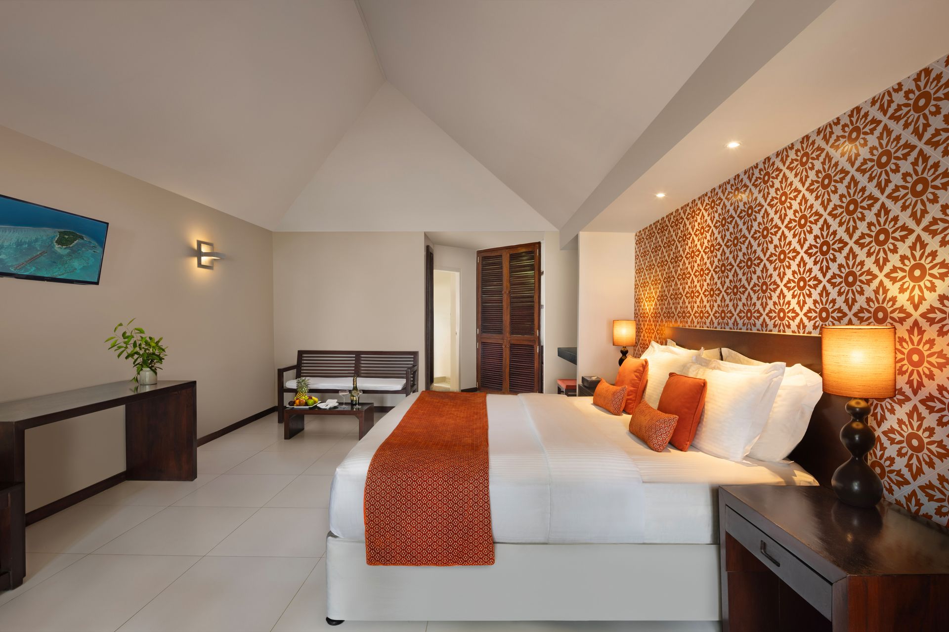 Adaaran Select Hudhuran Fushi — Sunset Beach Villa