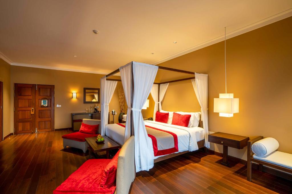 Adaaran Select Hudhuran Fushi — Sunrise Ocean Villa