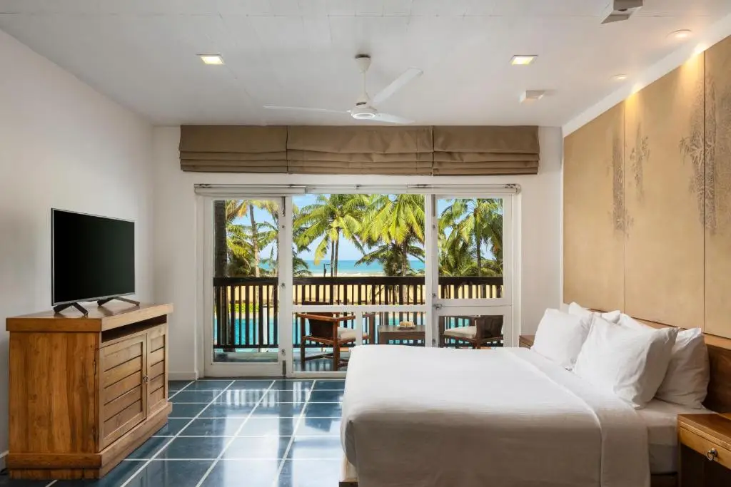 Jetwing Blue — Double Deluxe Room with Sea View