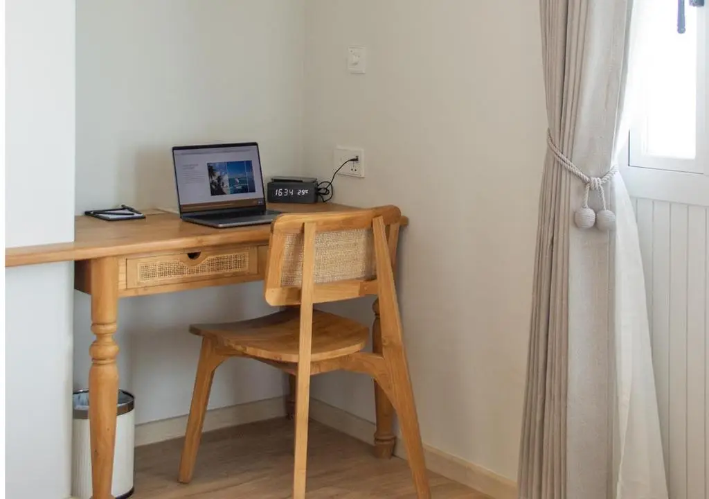 Stone Hotels Dhiffushi — Deluxe Sea View Room