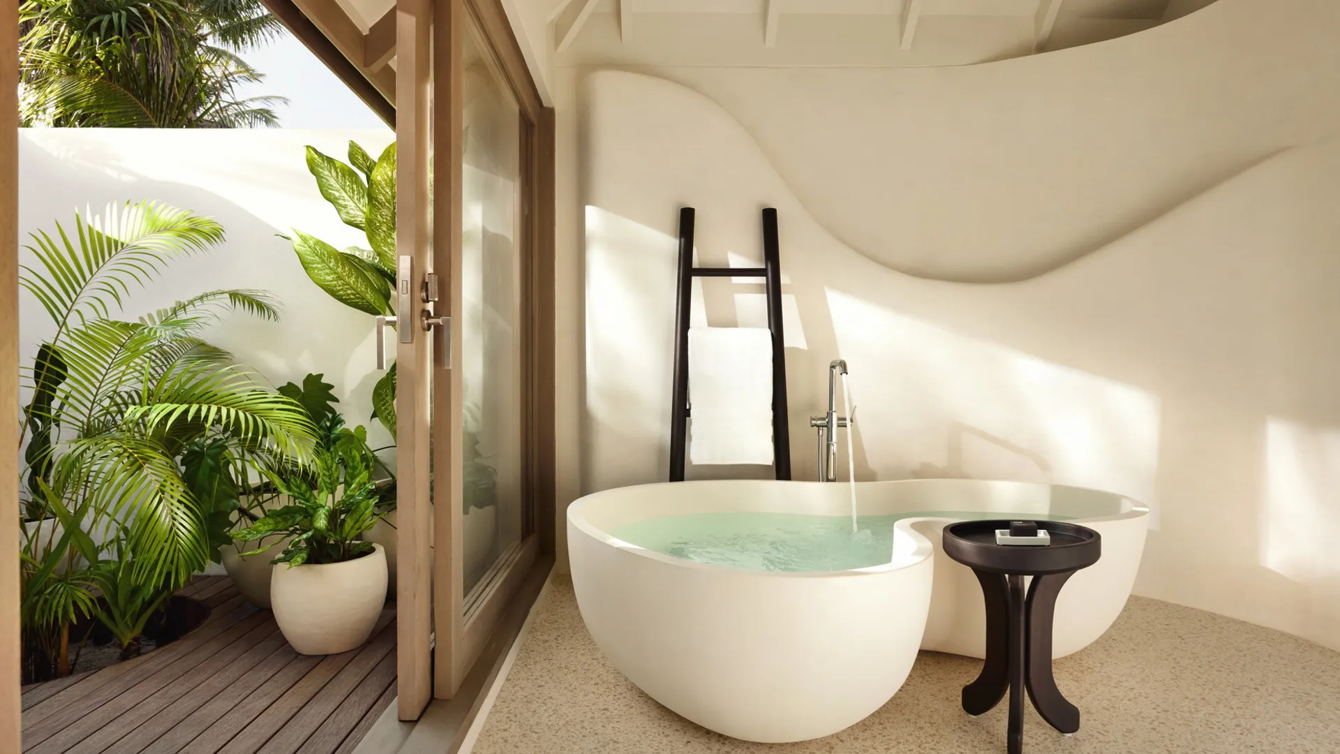 LUX* South Ari Atoll  — Temptation Beach Pool Villa
