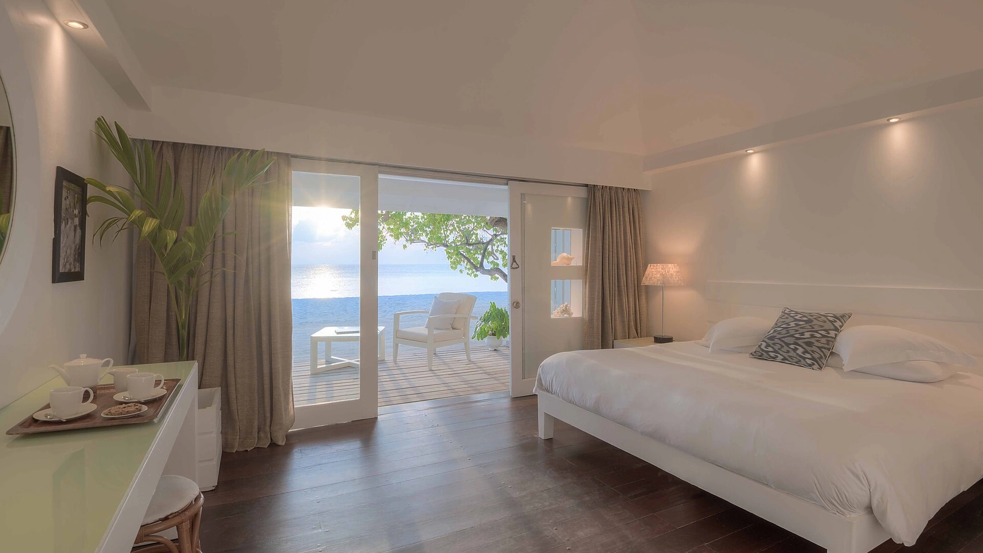 Diamonds Thudufushi Maldives Resort & Spa — Beach Front Villas