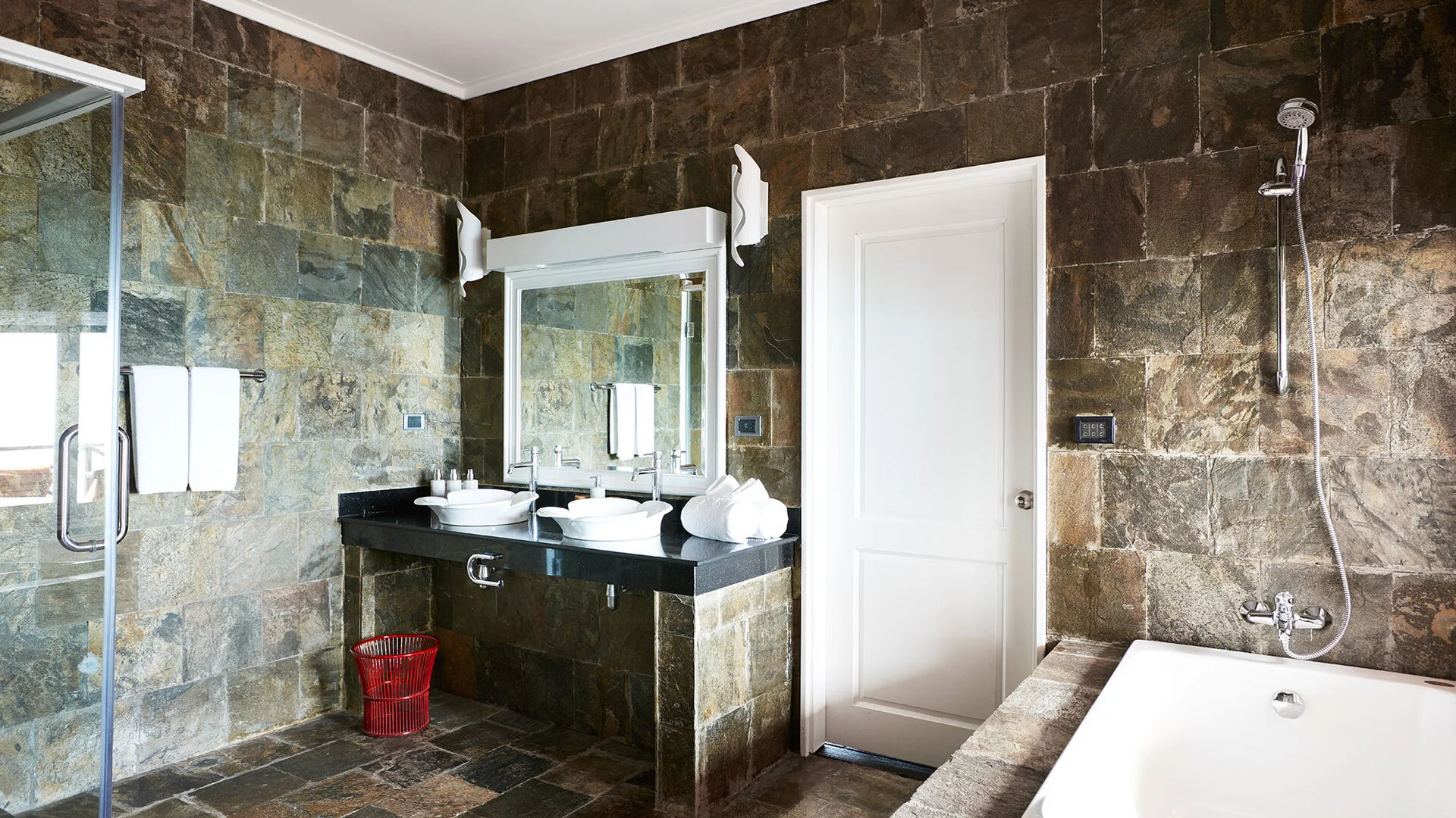 Sun Siyam Vilu Reef  — Reef Villa