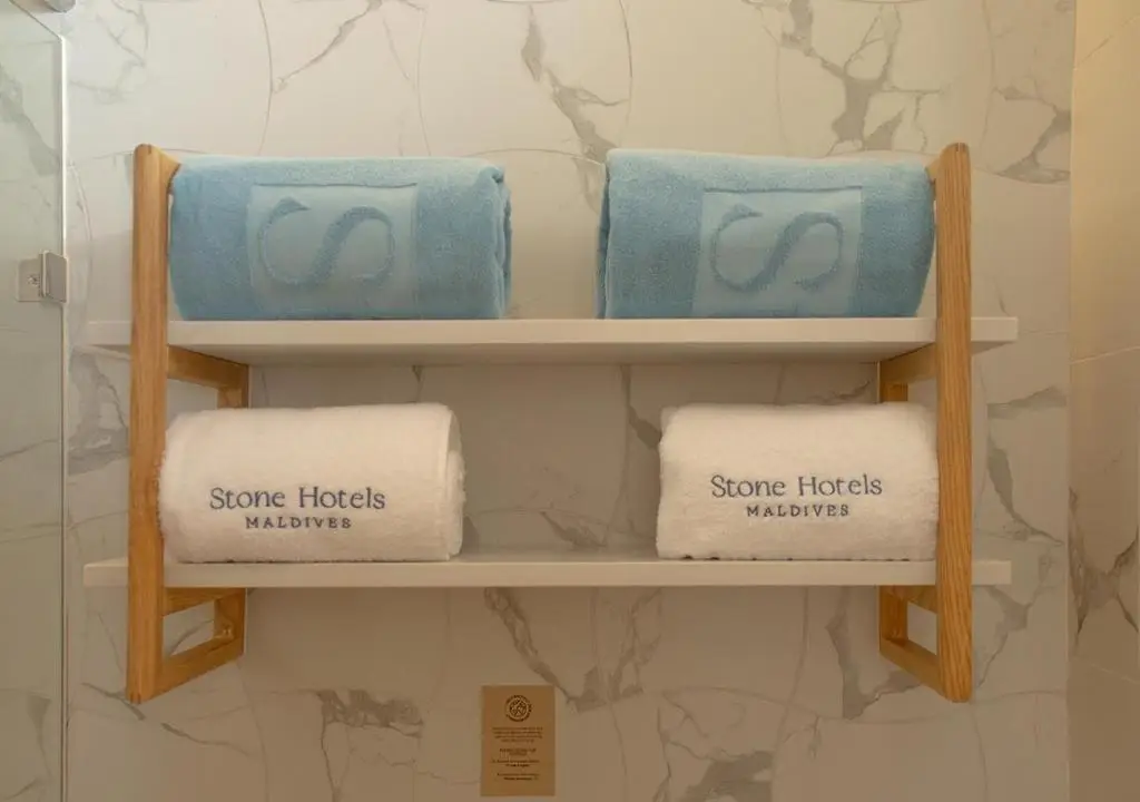 Stone Hotels Dhiffushi — Deluxe Infinity Sea View Room