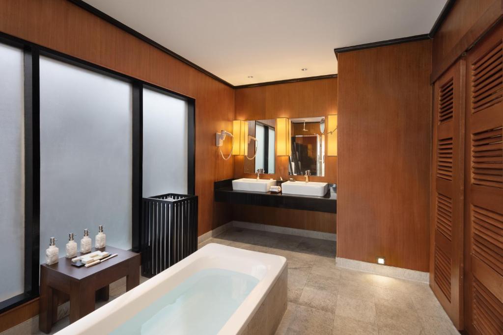 Adaaran Select Hudhuran Fushi — Sunset Ocean Villa