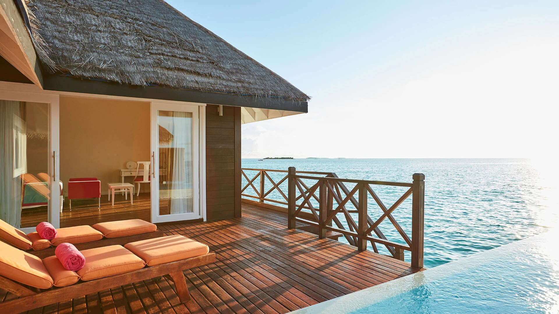 Sun Siyam Vilu Reef  — Grand water Villa with Pool