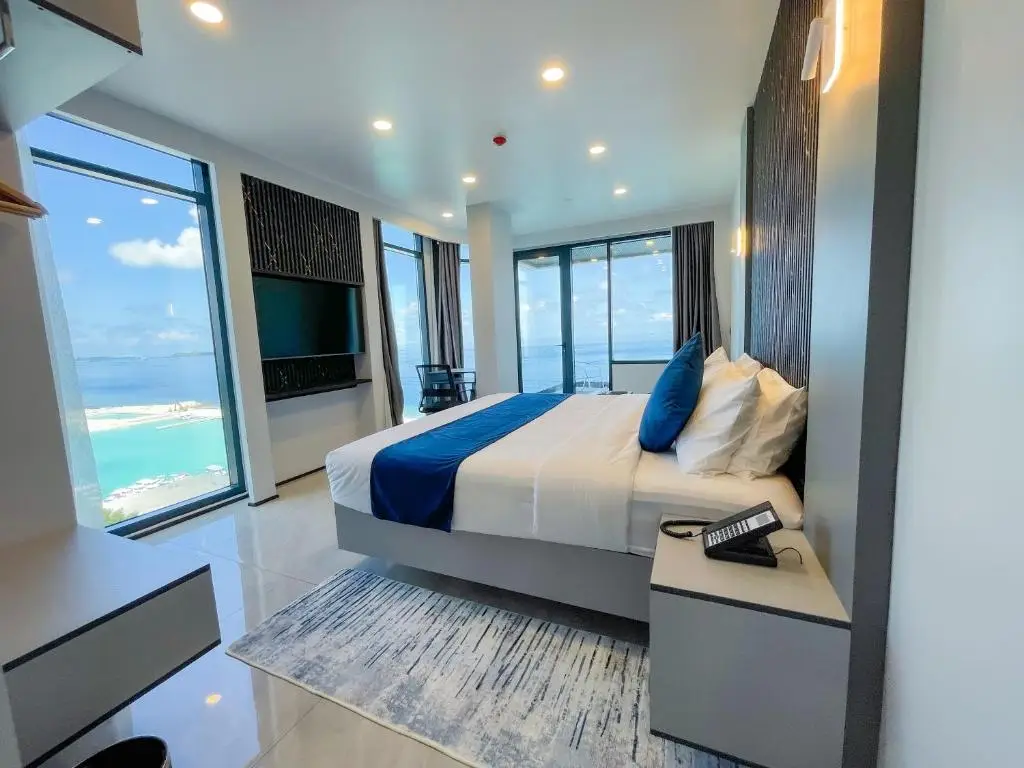 iCom Blue Sea View — Honeymoon Suite with Jacuzzi
