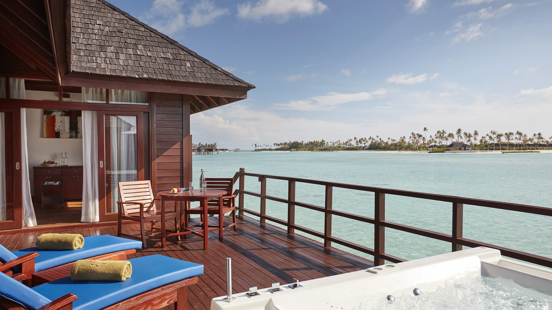Sun Siyam Olhuveli — Prestige Jacuzzi Water Villa