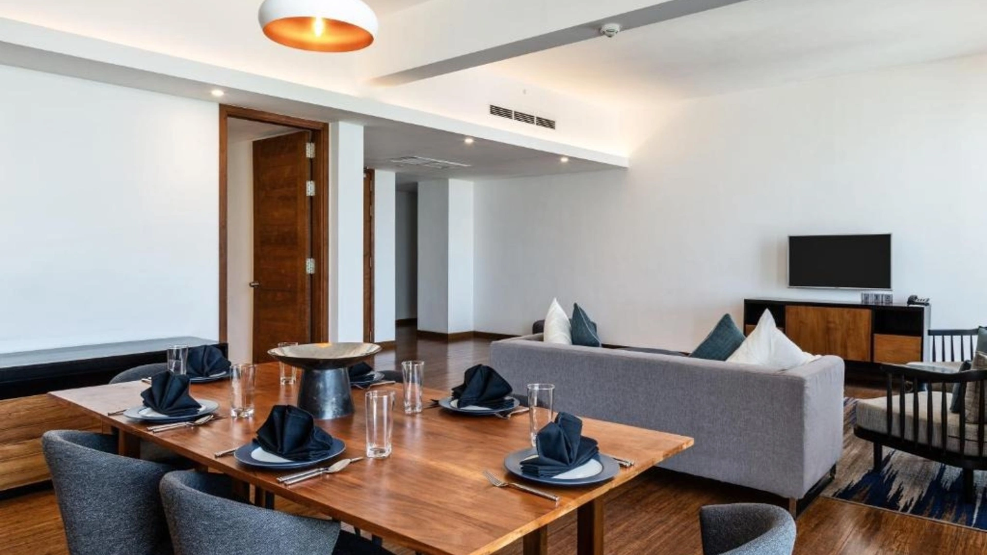 JETWING COLOMBO SEVEN — Serviced Apartments (Studios & Multi-bedroom)