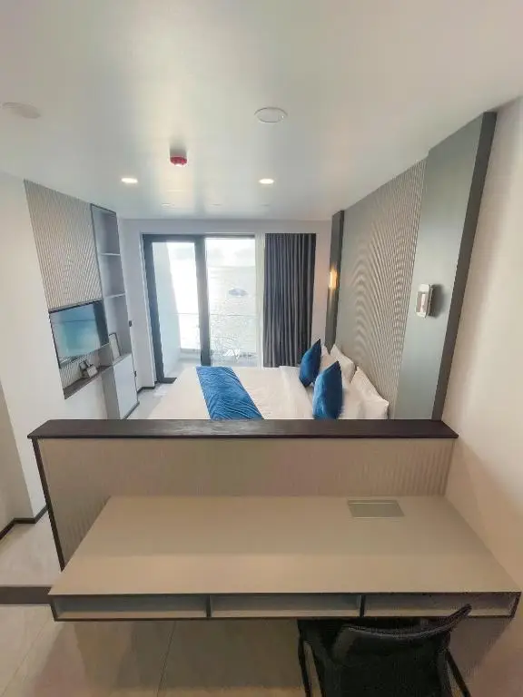 iCom Blue Sea View — Deluxe Double Room with Balcony & Sea View