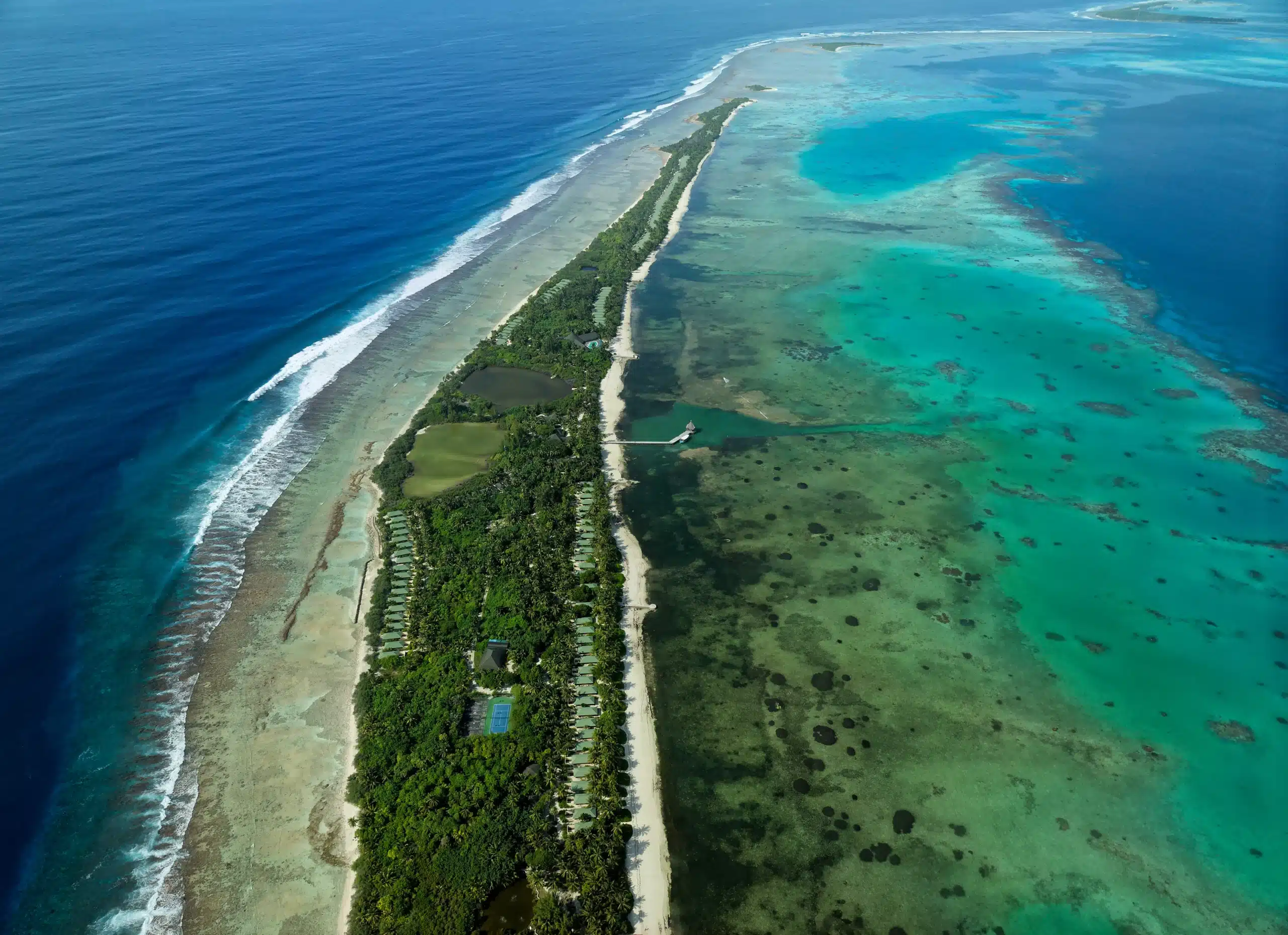 Seaplane transfer to resort