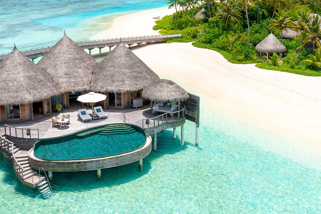 Seaplane transfer to resort