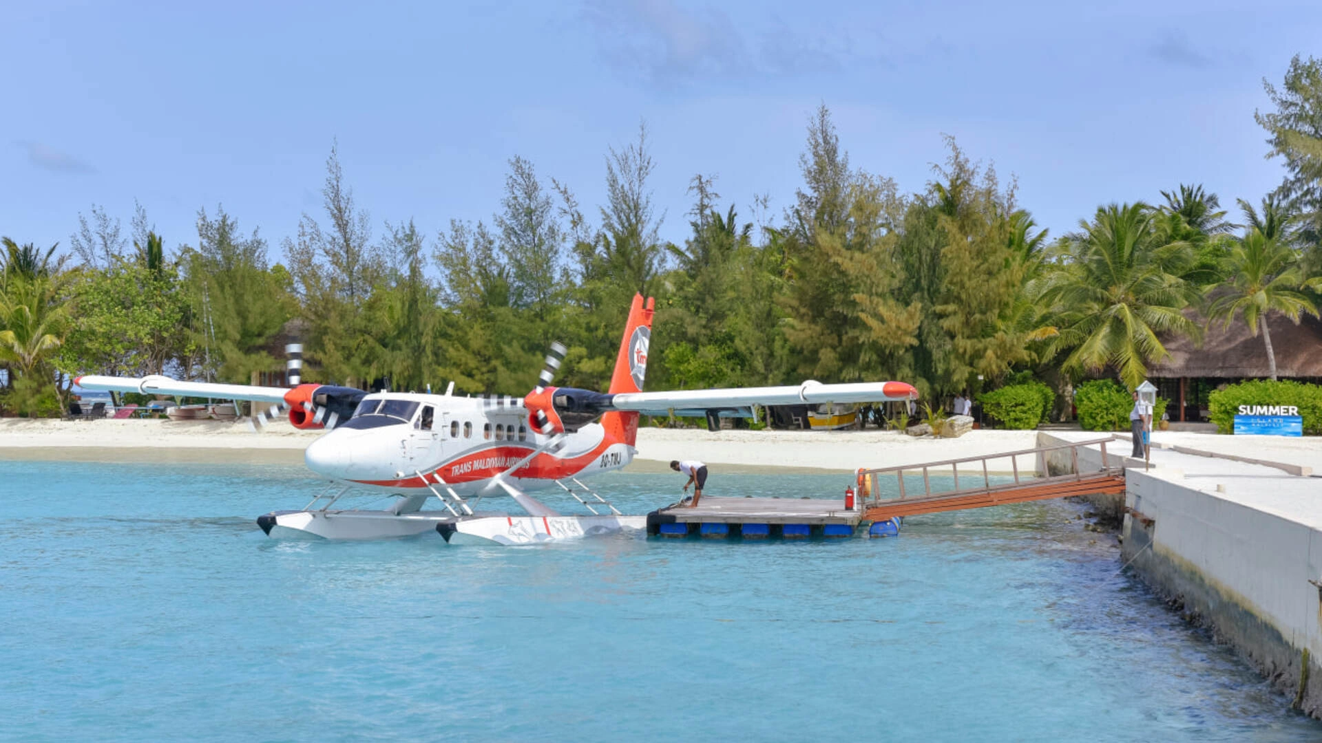 Seaplane transfer to resort