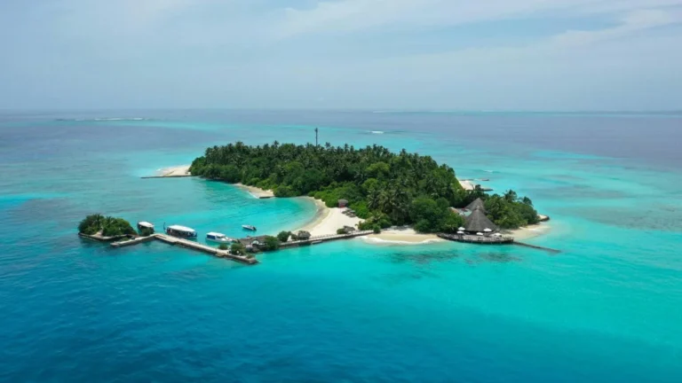 Makunudu Island Resort
