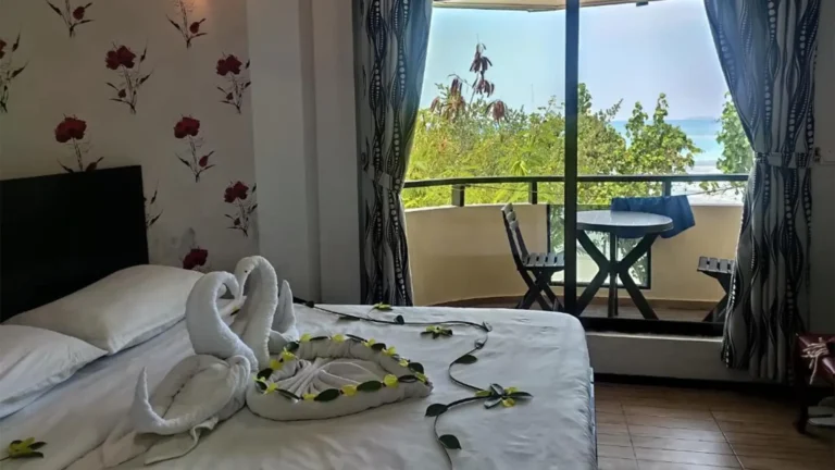 Crown Beach Hotel